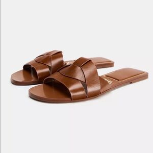 Zara Flat crossed leather sandals. Tan Leather Slide Slippers